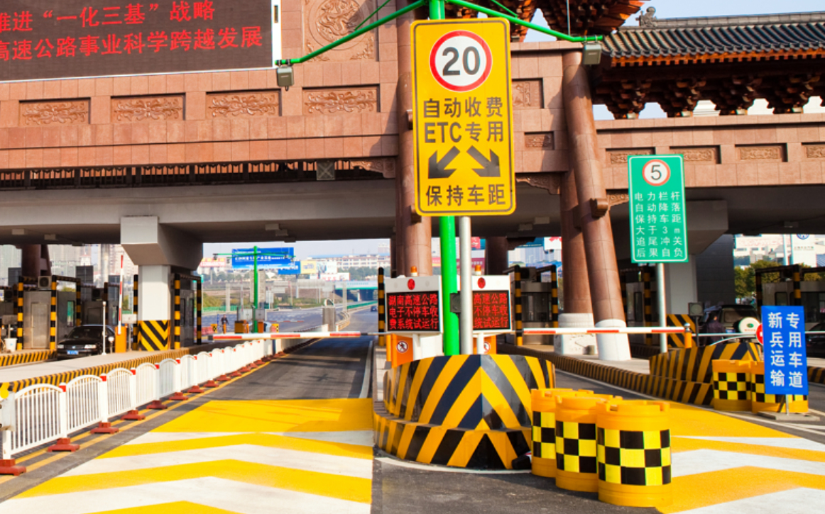 品質(zhì)保障，符合國(guó)家交通安全設(shè)施生產(chǎn)標(biāo)準(zhǔn)